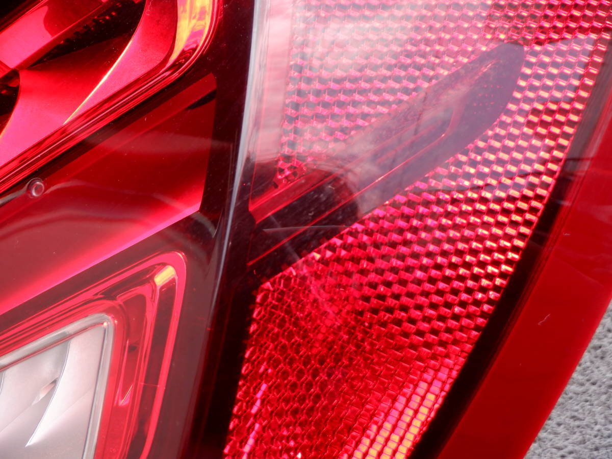 ベンツ純正 W117 C117 CLAクラス 後期 LED テールライト 右側