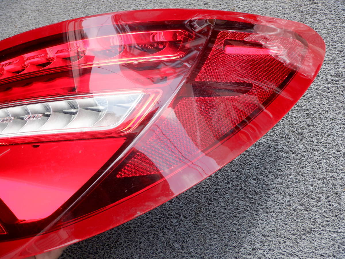 ベンツ純正 W117 C117 CLAクラス 後期 LED テールライト 右側