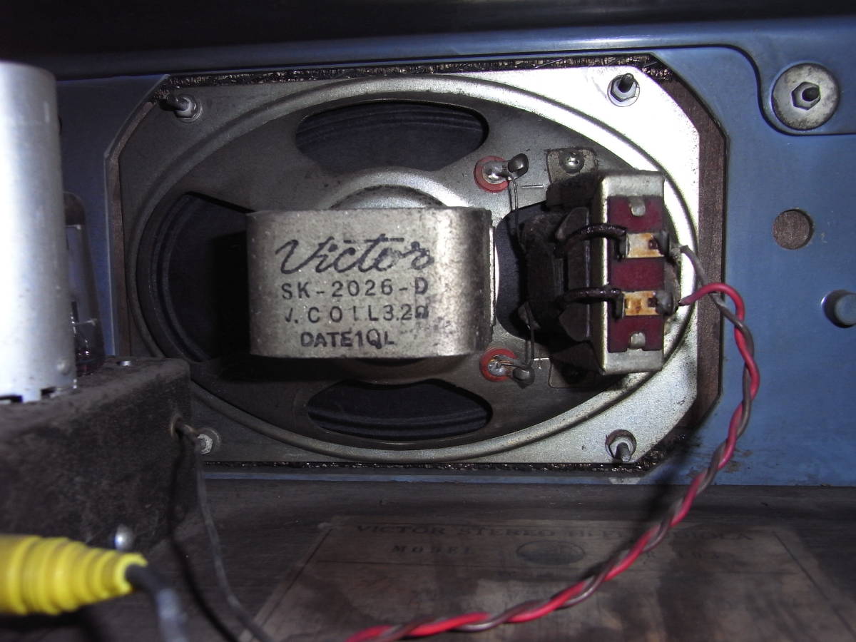 真空管レコードプレーヤー 中波 短波ラジオ ビクターMODEL BR103 現状 