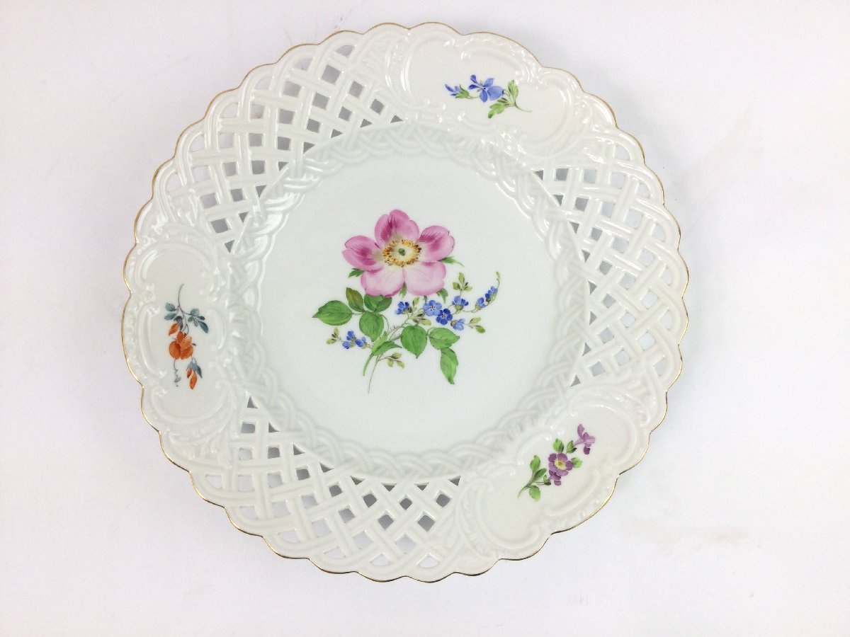 得価，お買い得 Meissen/マイセン Zertifikat ツェルティフィカート ベーシックフラワー 透かしプレート 洋食器 皿 金縁 花柄 レース 栞付 o1779-A(その他)｜売買されたオークション情報、yahooの商品情報をアーカイ プレート、皿