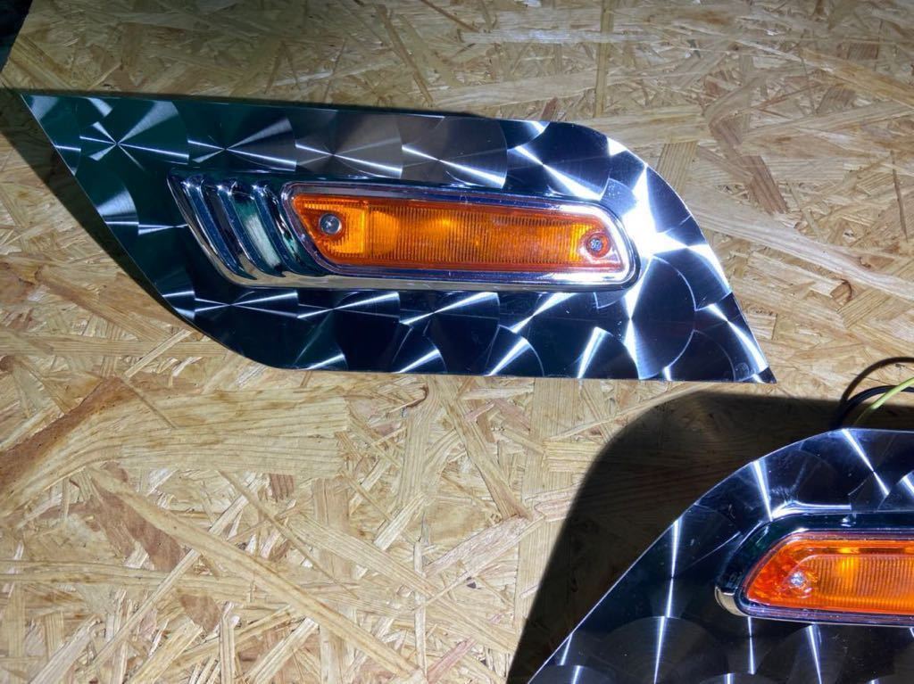 日野17プロフィア ローレルウインカー左右セットステンレスウロコ 