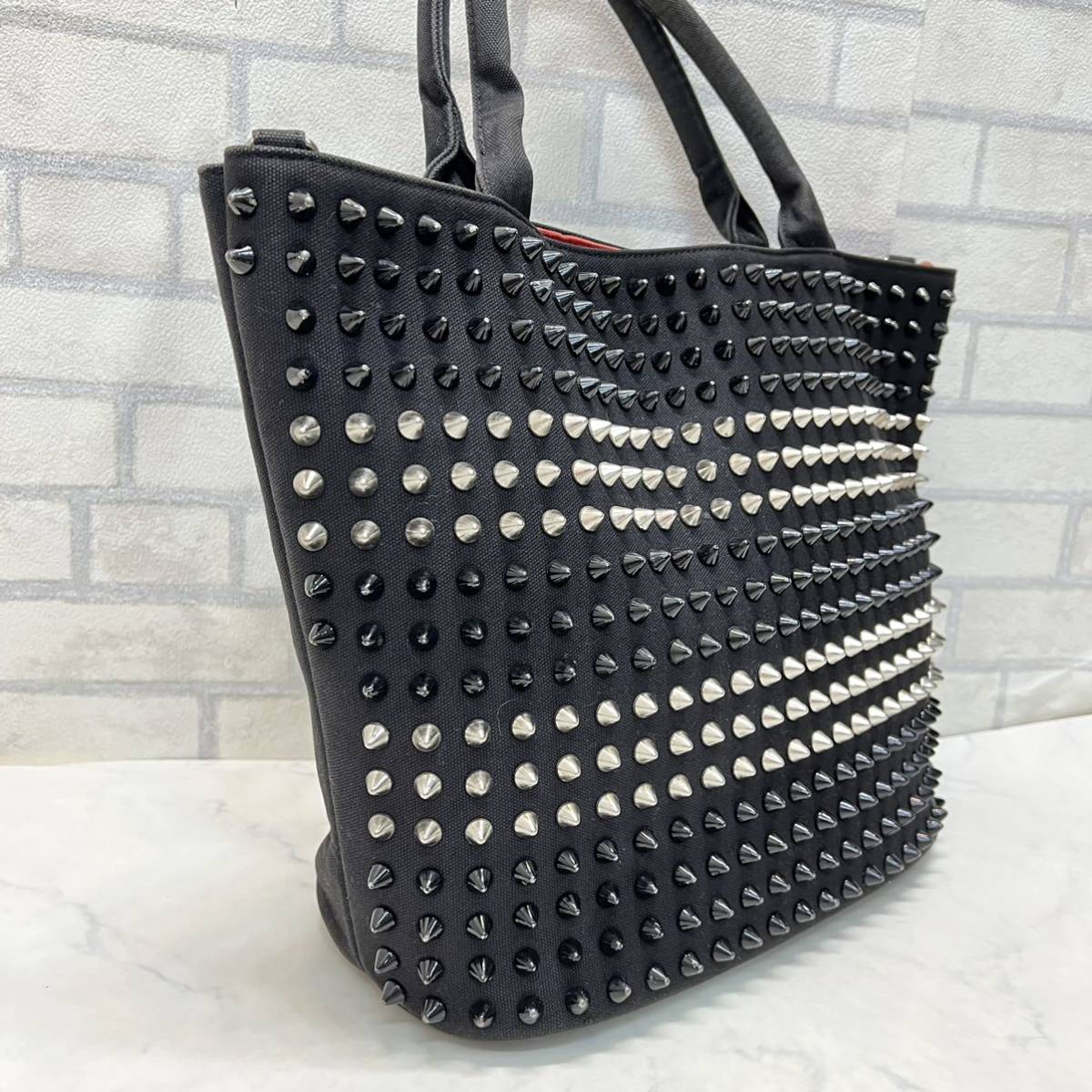 ディアベル Diavel スタッズ バッグ トートバッグ キャンバス 黒 ブラック メンズ レディース 男女兼用 トートバッグ 売買されたオークション情報 Yahooの商品情報をアーカイブ公開 オークファン Aucfan Com