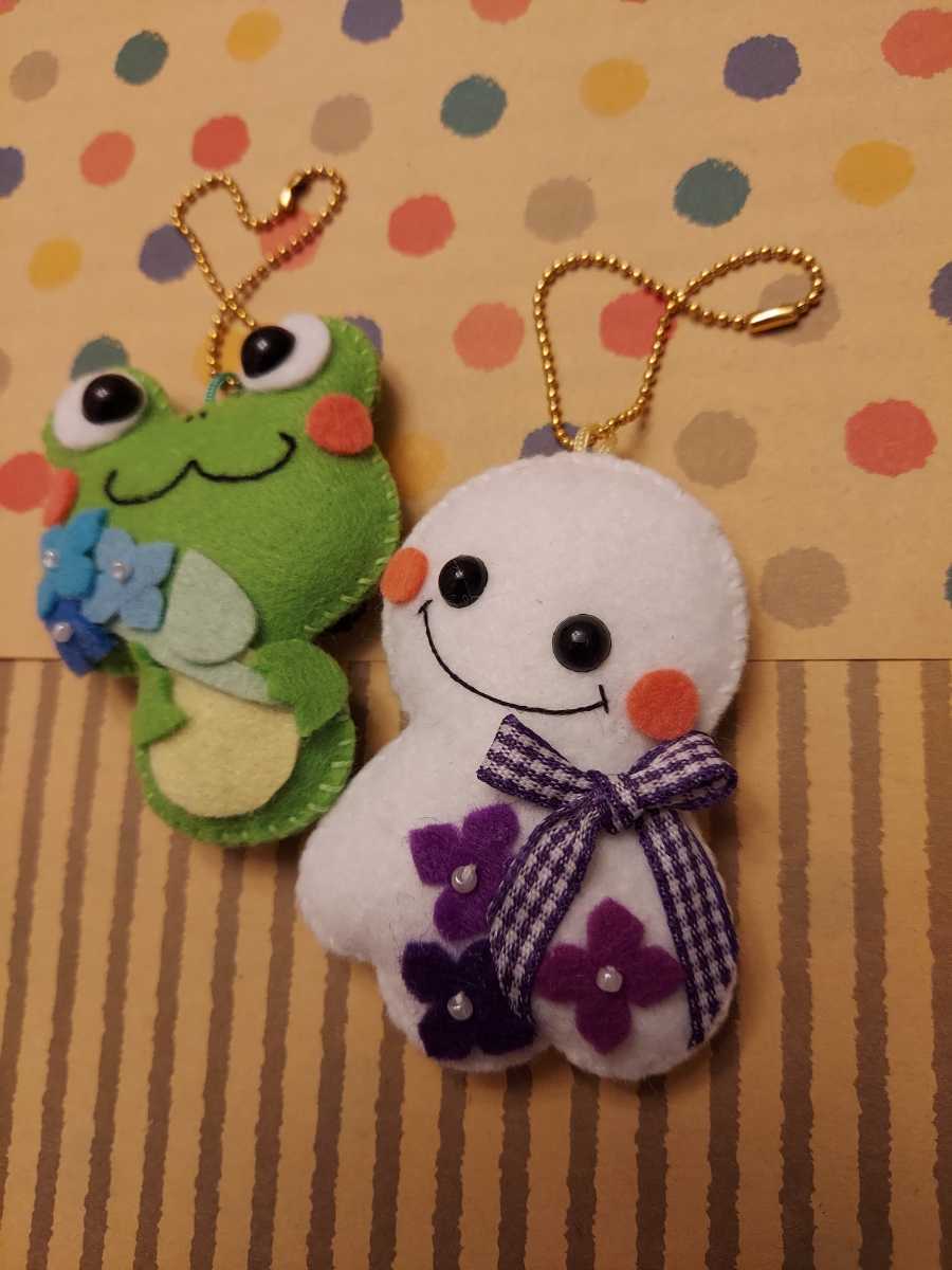 ハンドメイド*フェルトのかえるさんとてるてる坊主さんのストラップ