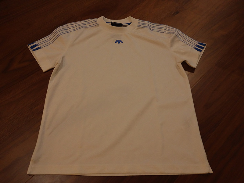 最安値 adidas アディダス adidas by Alexander Wang アレキサンダーワン Tシャツ サッカーウェア フットサル メンズO 白 BQ9797(Lサイズ)｜売買されたオークション情報、yahooの商品情報をアーカイブ公開 - オー 男性用