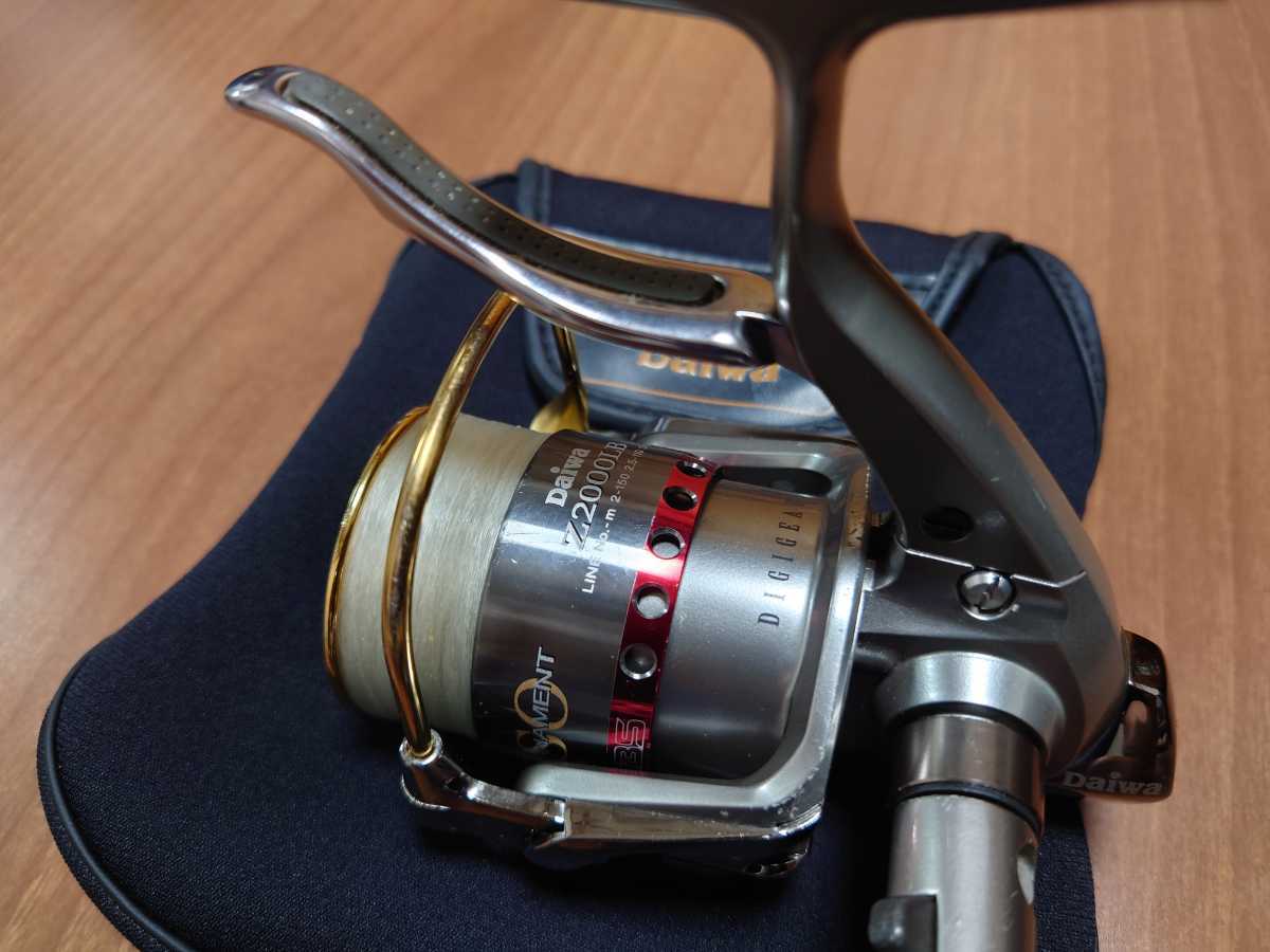 52売切 ダイワ トーナメントISO Z2000LB レバーブレーキ DAIWA 