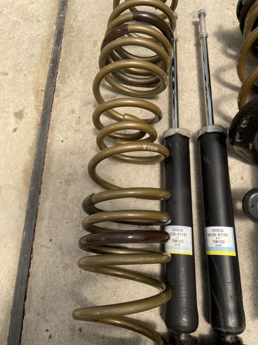 プリウスα zvw41 純正サスペンション