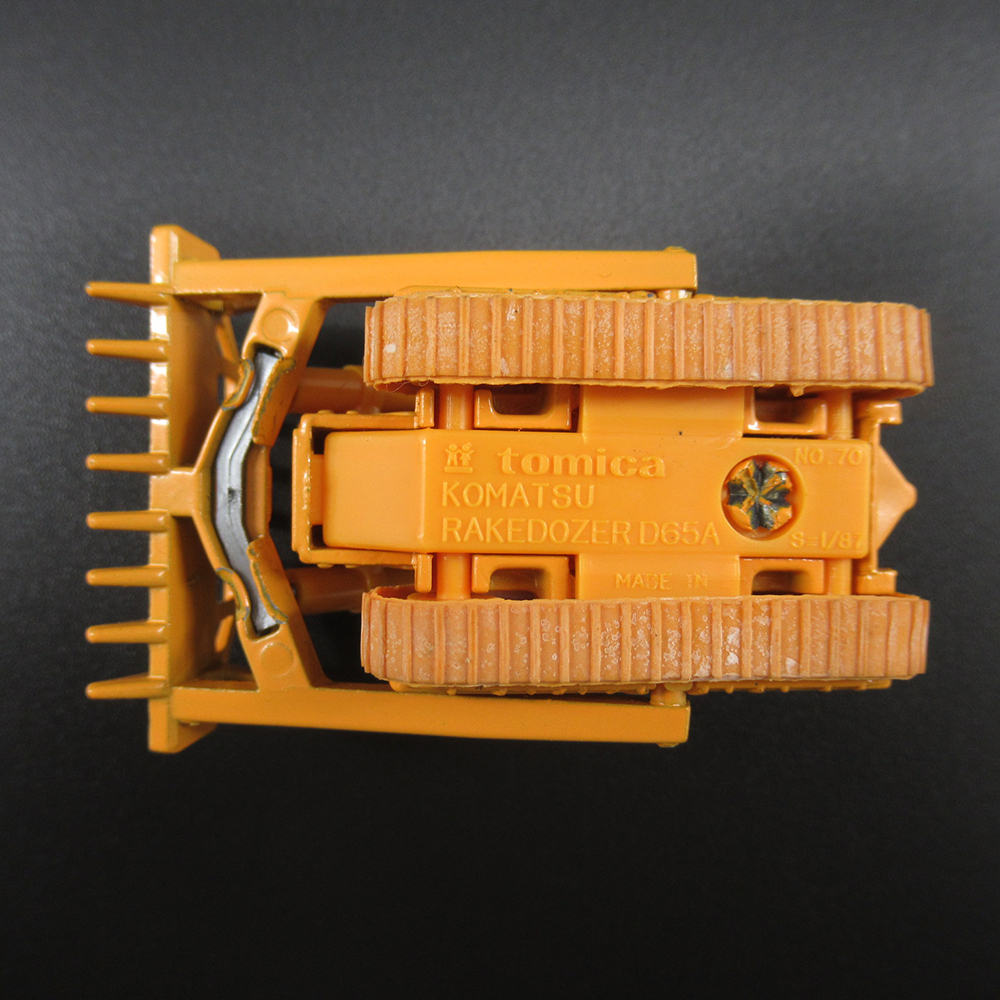 日本製 黒箱トミカ no.70小松D65Aレーキドーザー トミカ 70-1-13c 小松