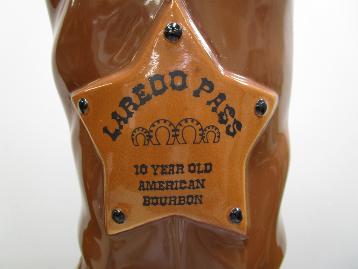 ラレド パス カウボーイ ブーツ型 陶器 750ml(1264g) 43% LAREDO PASS