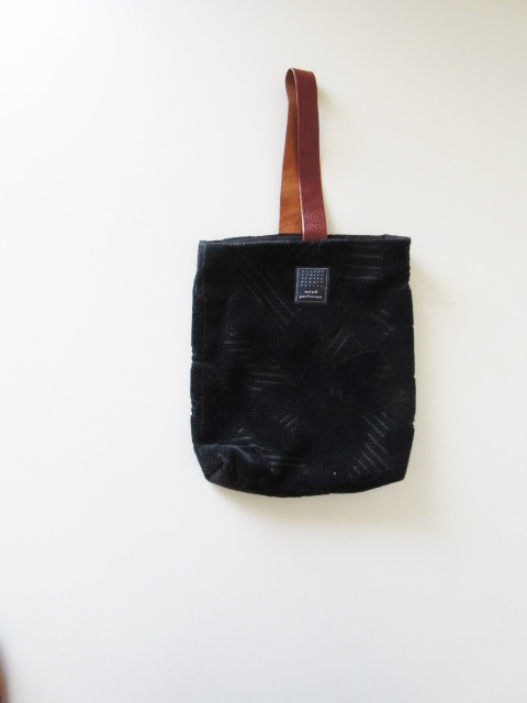 mina perhonen / ミナペルホネン leaf puisto bag BLACK