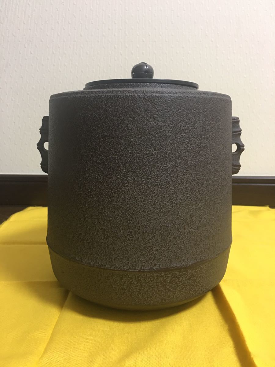 茶道具 共箱 筒釜 雲龍釜 | 人間国宝 釜師 和銑(わずく)