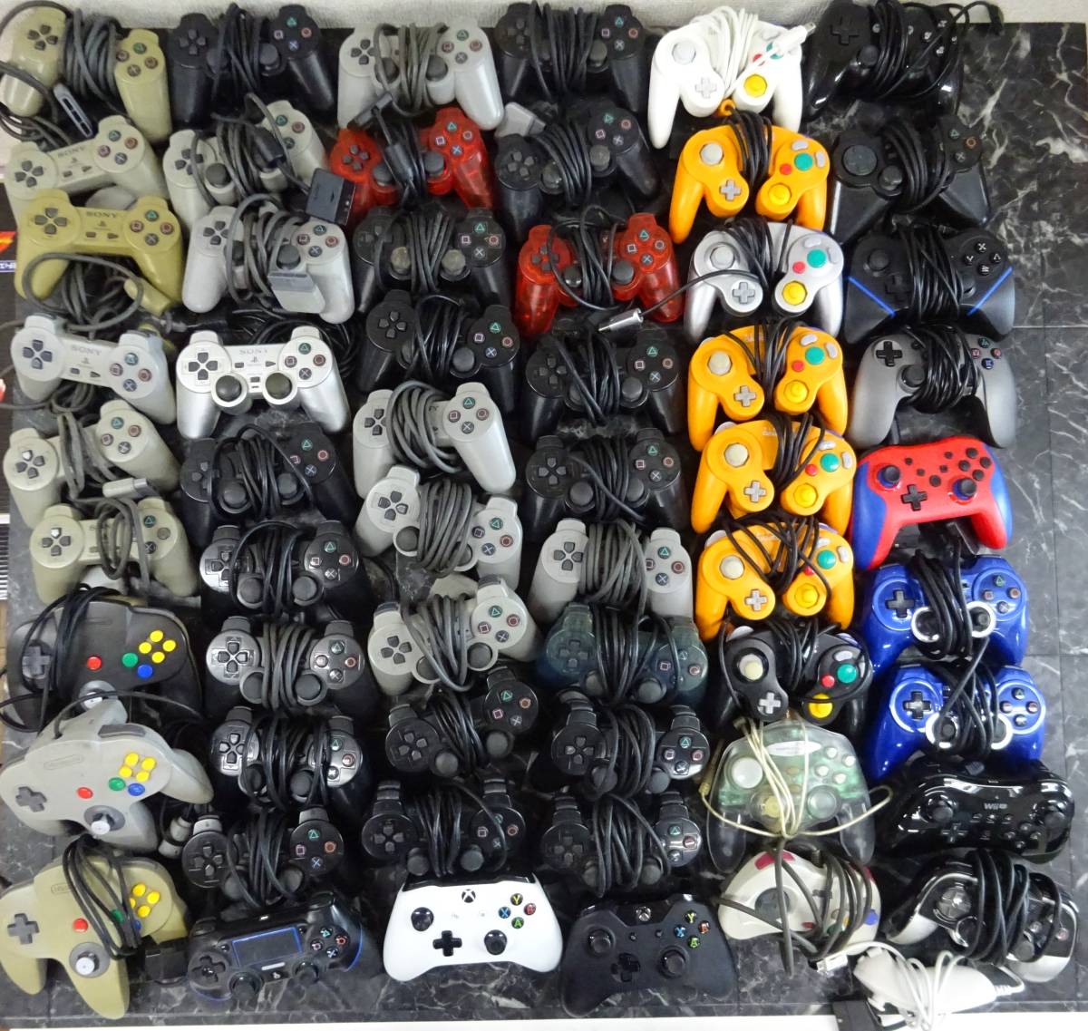 【新作，格安】 コントローラー 大量 ジャンクセット PS2 PS Nintendo64 XBOX ゲームキューブ GAMECUBE WiiU 他(テレビゲーム)｜売買されたオークション情報、yahooの商品情報をアーカイブ公開 - オークファン その他