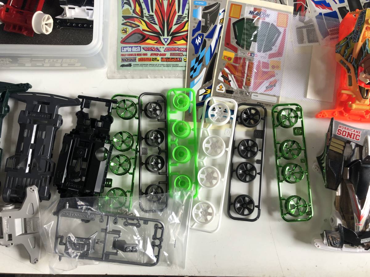 8 ミニ四駆 ボディ タイヤ シール デカール 本体 シャーシ モーター 部品 パーツ まとめて 車 玩具 おもちゃ カスタム レース ミニ四駆 売買されたオークション情報 Yahooの商品情報をアーカイブ公開 オークファン Aucfan Com