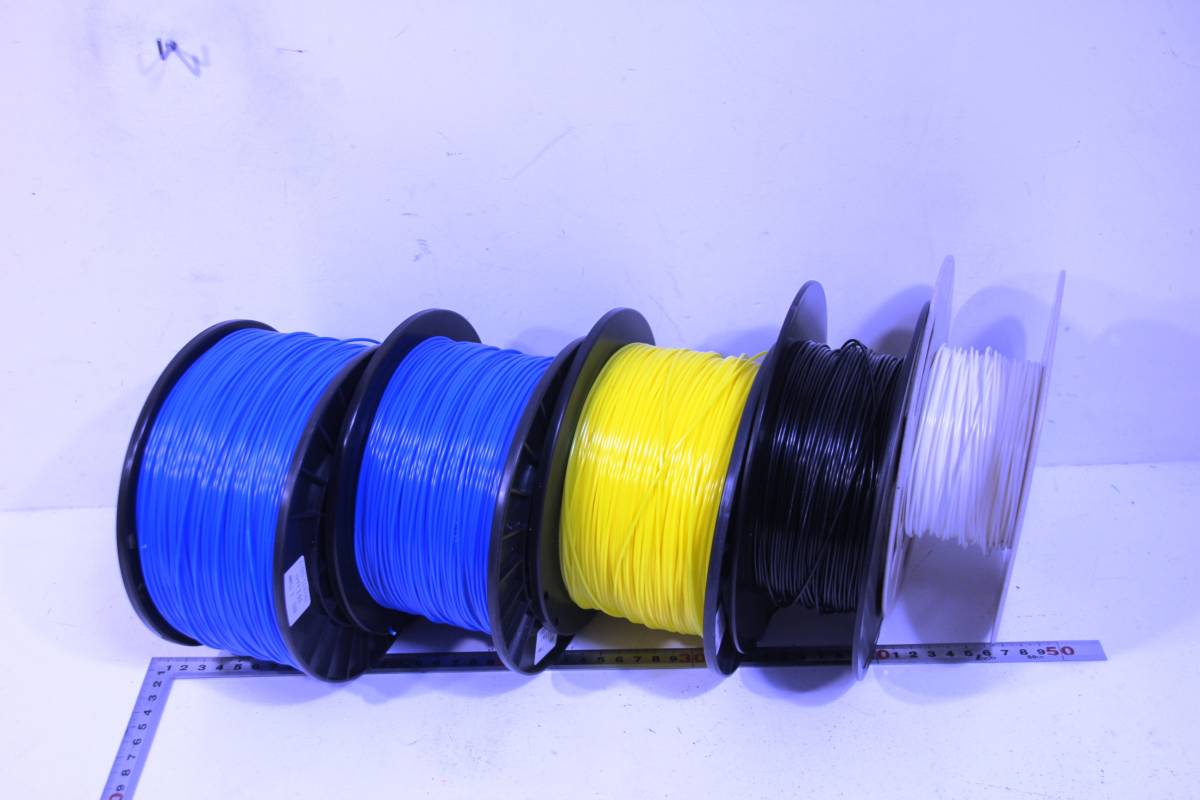 《中古品》3Dプリンター ABCフィラメント 合計2.8kg 1Kg×５本 1.75mm 黒白青黄
