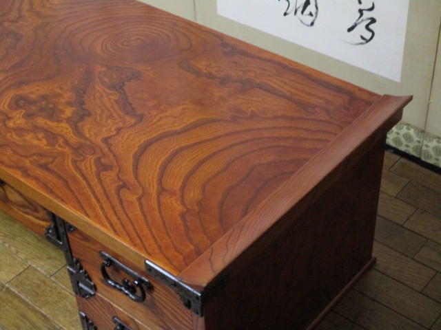 逸品 伝統工芸 欅材 拭き漆塗 南部鉄金具 民芸 岩谷堂箪笥 筆返し 座机