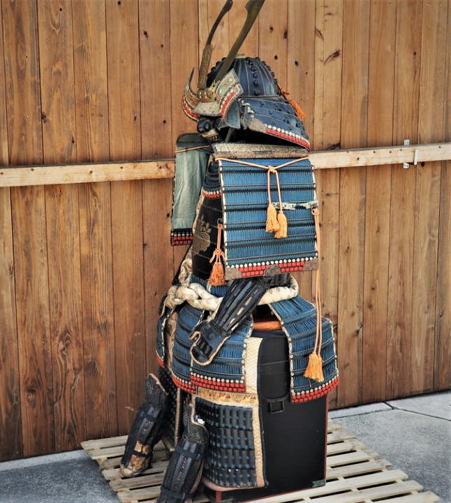 甲冑 等身大 箱入 鎧 面頬 大鎧 鎧兜 一式 戦国武将 武具 鎧櫃