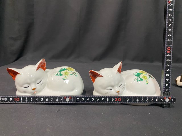 【希少/イタリア製】Demain ドマン 猫 陶器 置物 花柄 ヴィンテージ ☆ Demain ドマン 猫 寝猫 フィギュリン 置物 ビンテージ 陶器人形