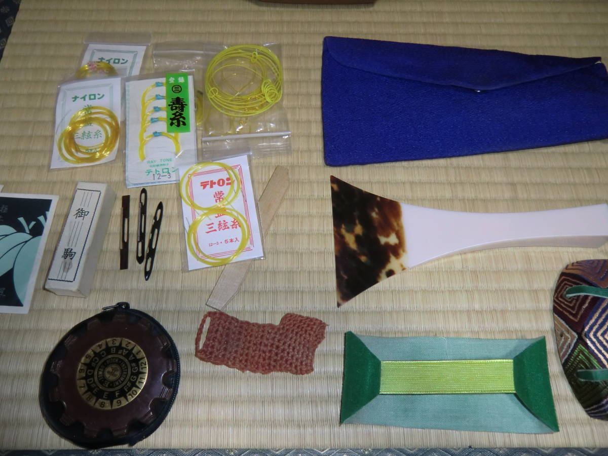 紅木 中棹 三味線 楽器、器材 子持ち綾杉胴 三味線用ハード 【個人出品
