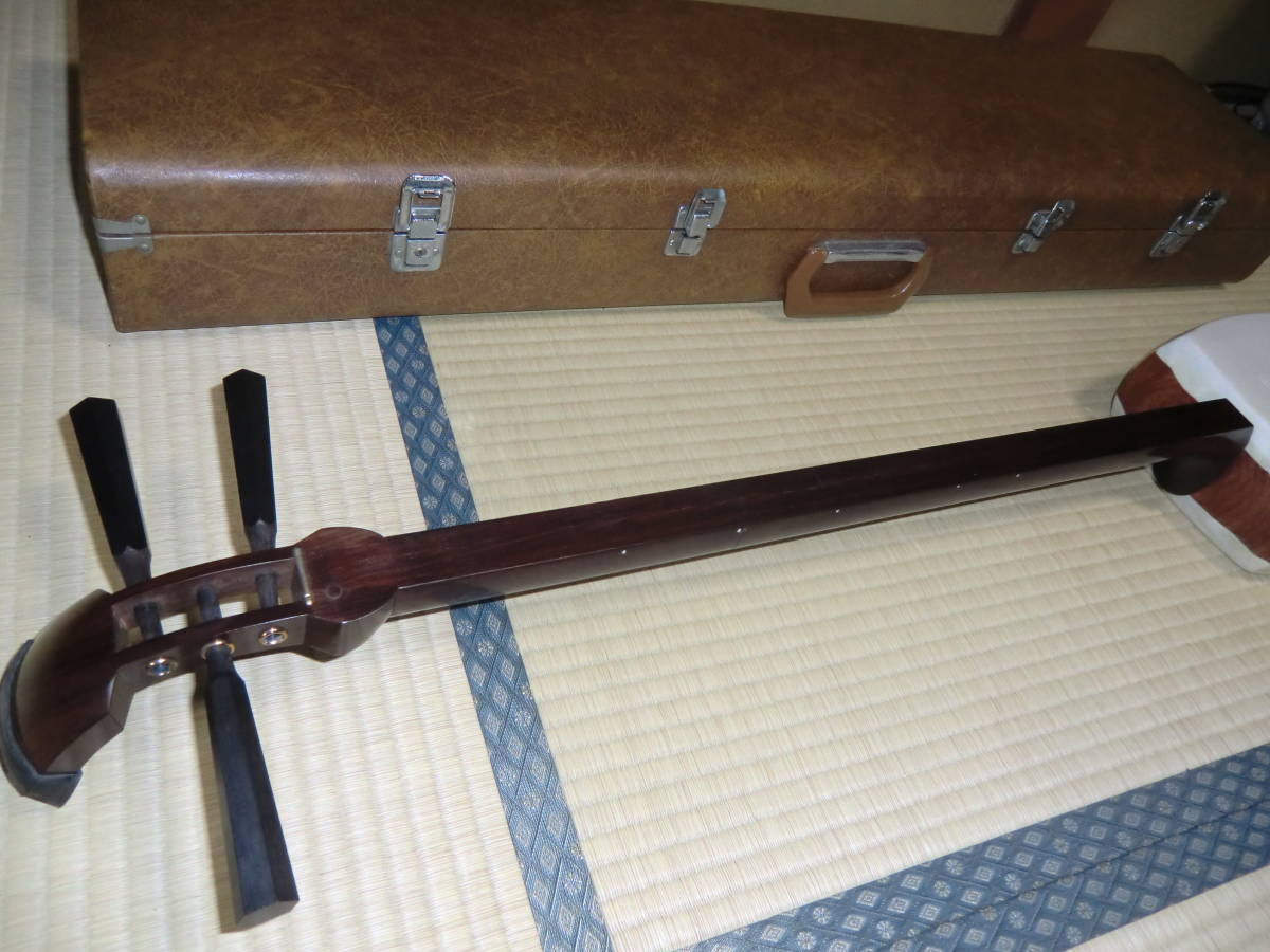 紅木 中棹 三味線 楽器、器材 子持ち綾杉胴 三味線用ハード 【個人出品