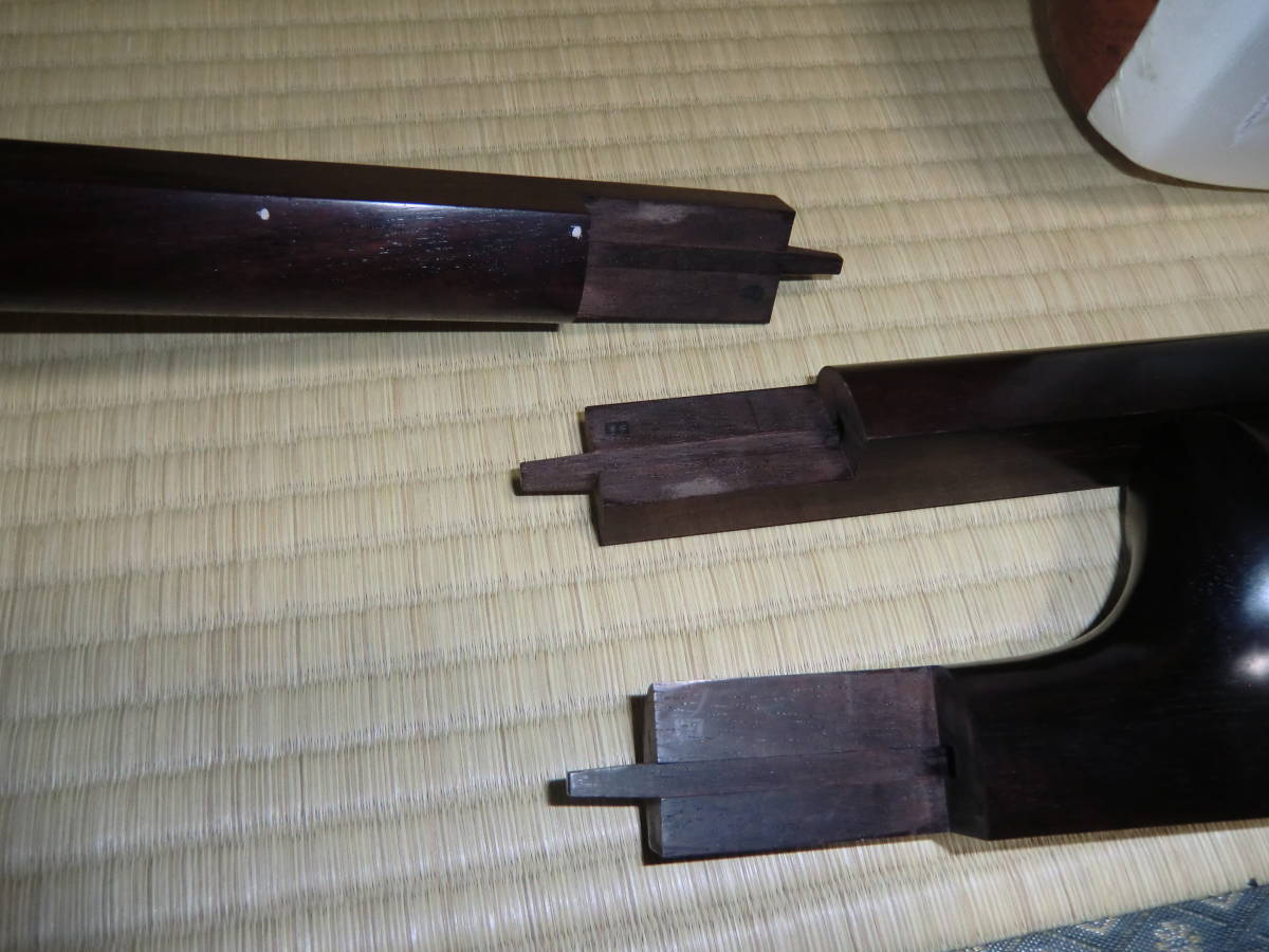 紅木 中棹 三味線 楽器、器材 子持ち綾杉胴 三味線用ハード 【個人出品