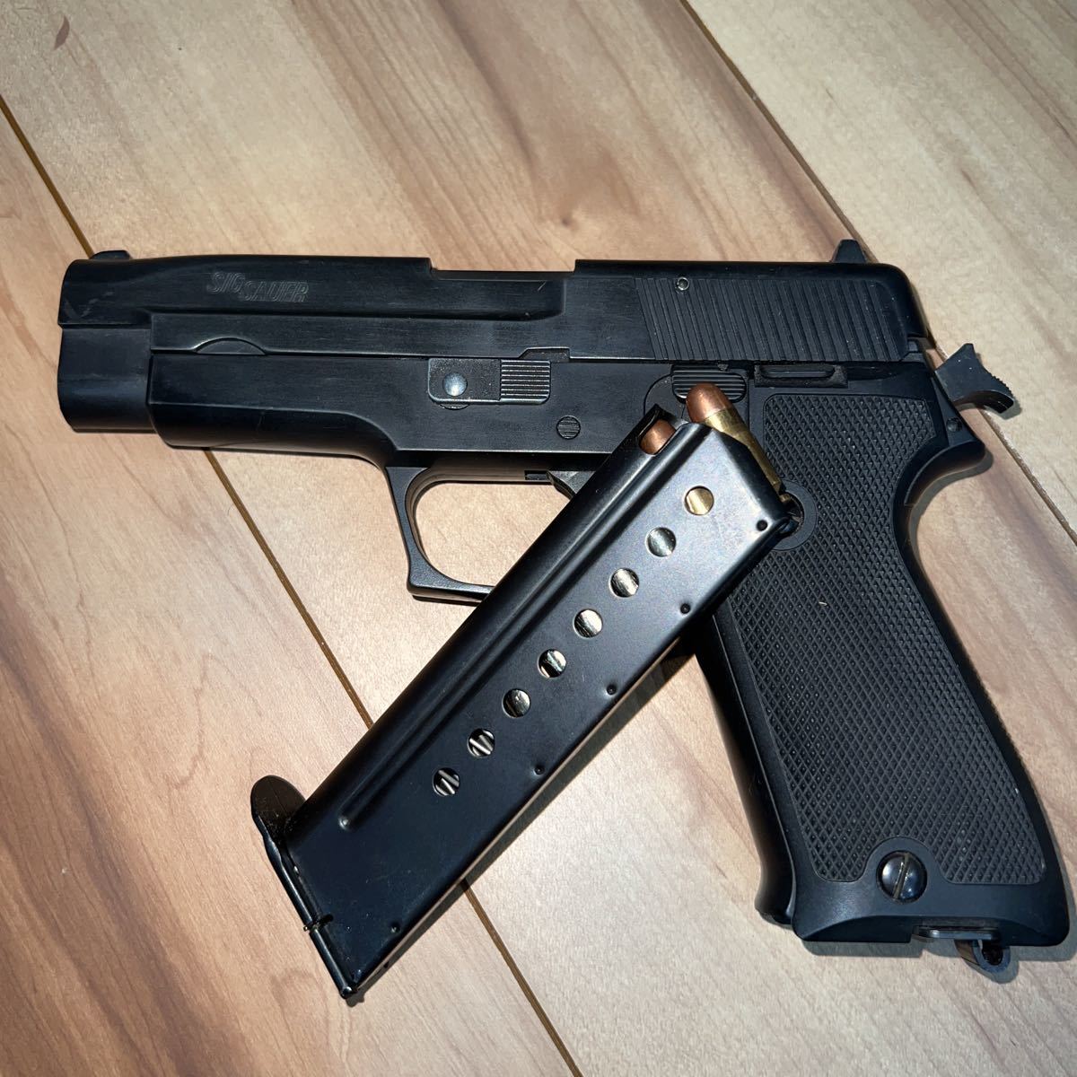 貴重！タナカ SIG P220 航空自衛隊 9mm拳銃 ヘビーウェイトVer.2 