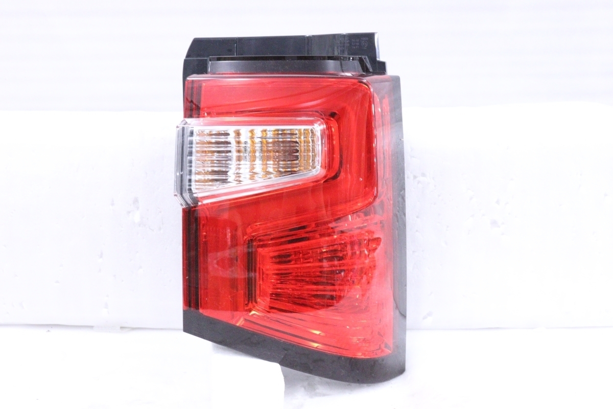 定番人気，本物保証 24-1457 後期 LED CV1W デリカD5 右テールライト MOBIS EFM924-01020 ASSY 純正 三菱 DM(テールライト)｜売買されたオークション情報、yahooの商品情報をアーカイブ公開 - オークファン 三菱用