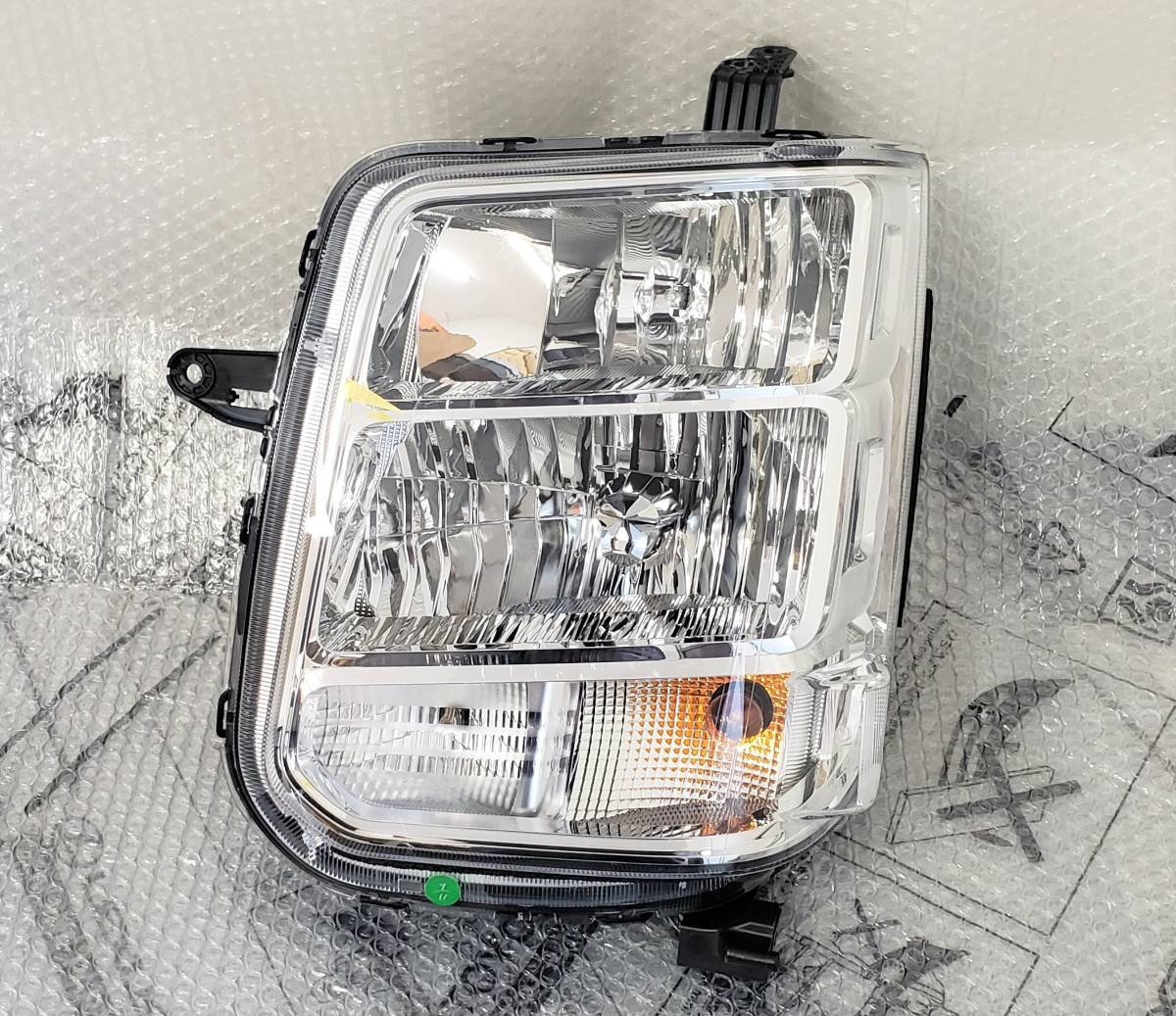 【最新作，高品質】 スズキ エブリィ ワゴン 純正 左ヘッドライト ヘッドランプ キセノン HID LE14C6329 新車外し 管理番号 S0010(ヘッドライト)｜売買されたオークション情報、yahooの商品情報をアーカイブ公開 - オ スズキ用