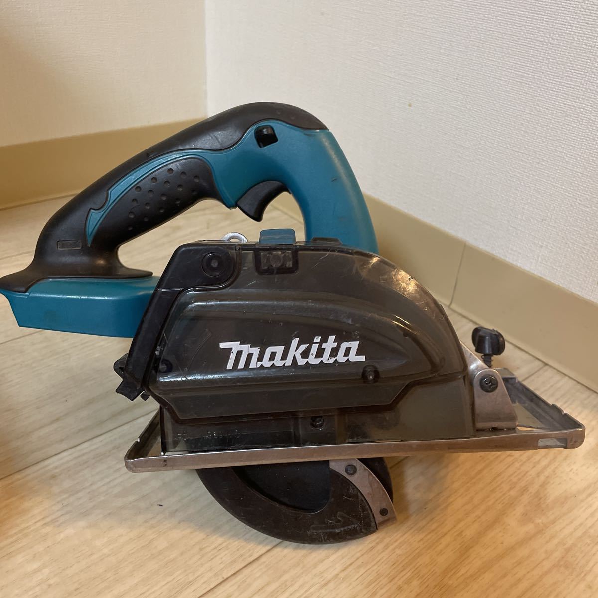 中古品 makita CS540D ケース付 充電式チップソーカッタ マルノコ 丸