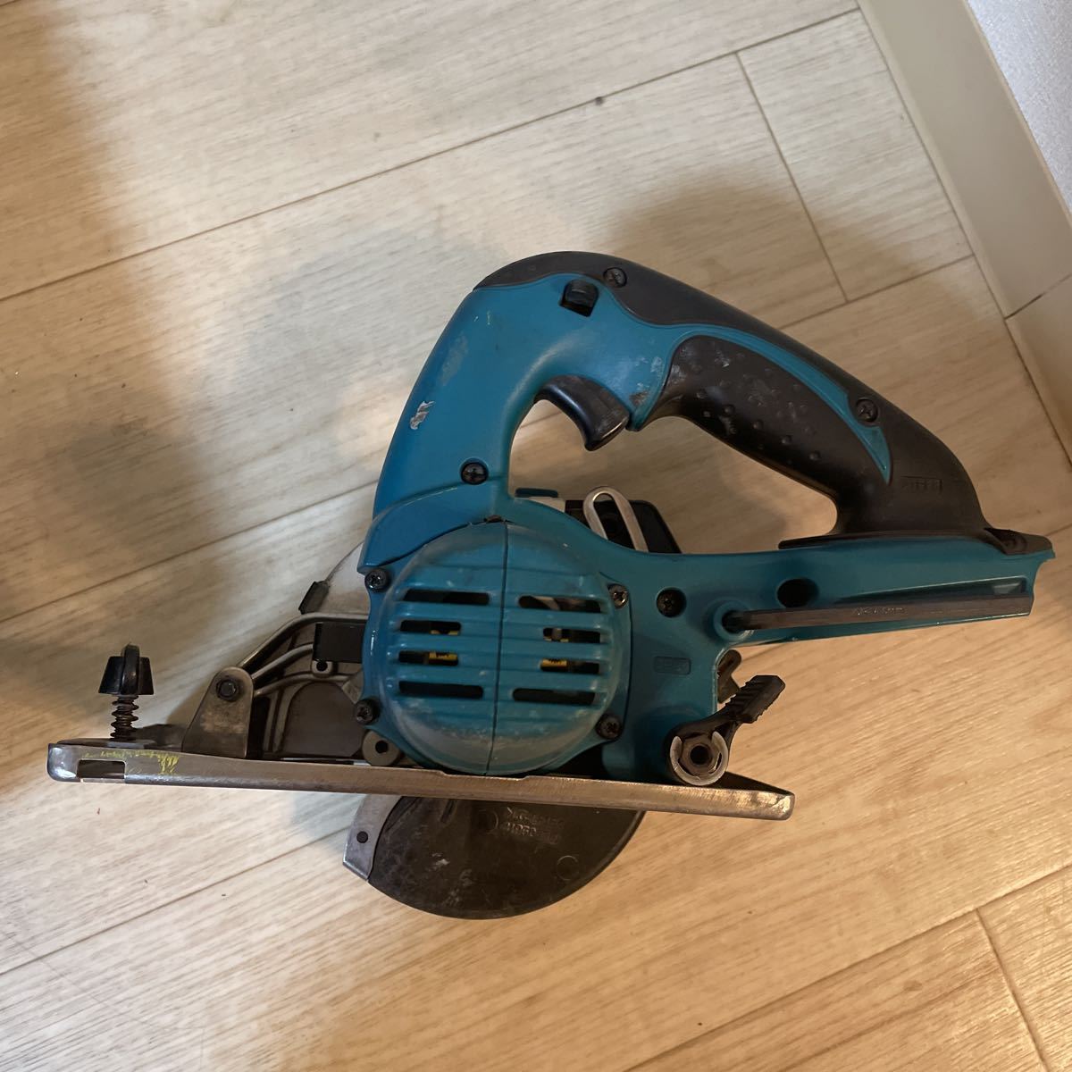 中古品 makita CS540D ケース付 充電式チップソーカッタ マルノコ 丸 