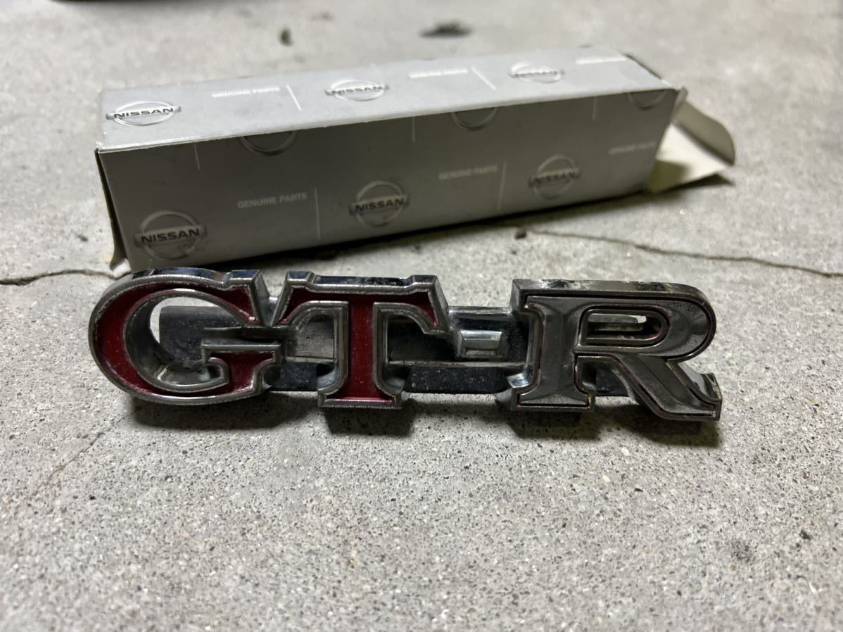 ハコスカGT-R 純正？エンブレム フロント グリル ヤレや材質から