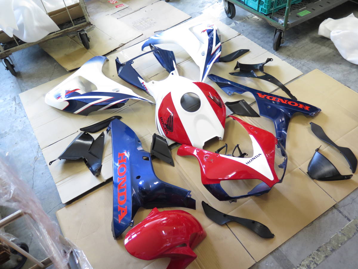 CBR1000RR SC57後期用カウルセット Amazon | HYESUNG バイク外装 適合車種CBR1000RR SC57後期 2006-2007用