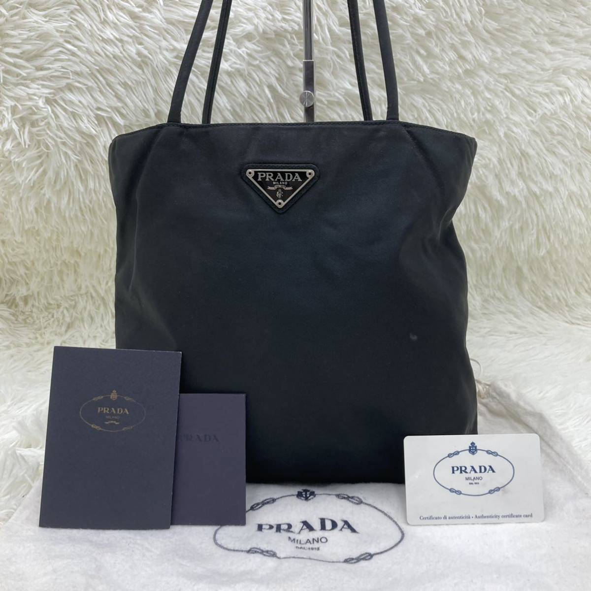 PRADA プラダ トートバッグ 肩掛け ナイロン 三角プレート 三角ロゴ 逆 