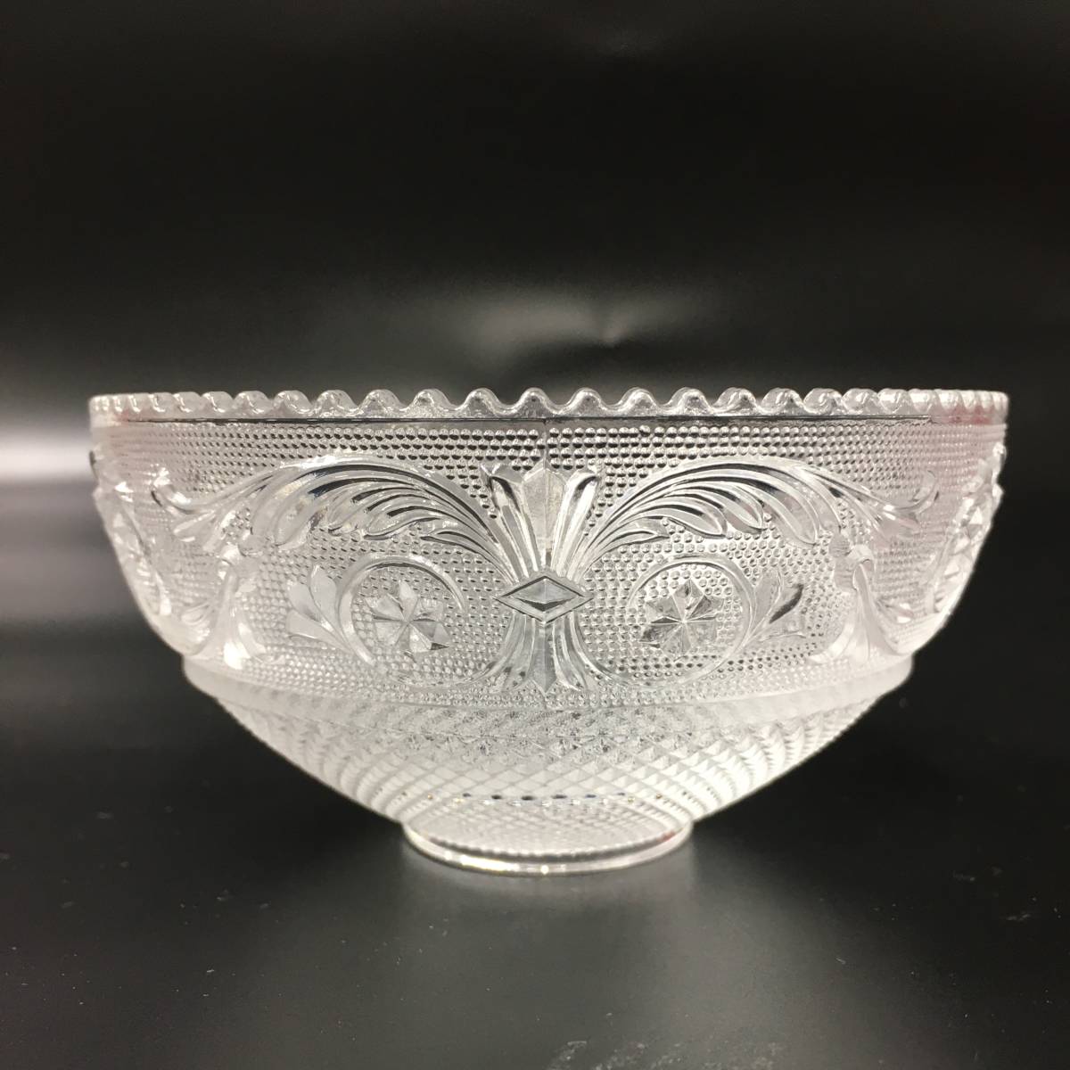 ★C06233【未使用保管品】Baccarat バカラ/ボウル/アラベスク/クリスタルガラス/高さ 約6㎝/箱付 Baccarat アラベスク バカラ - BACCARAT|アラベスクスモールボウル|ハードオフ公式通販オフモール スモールボール