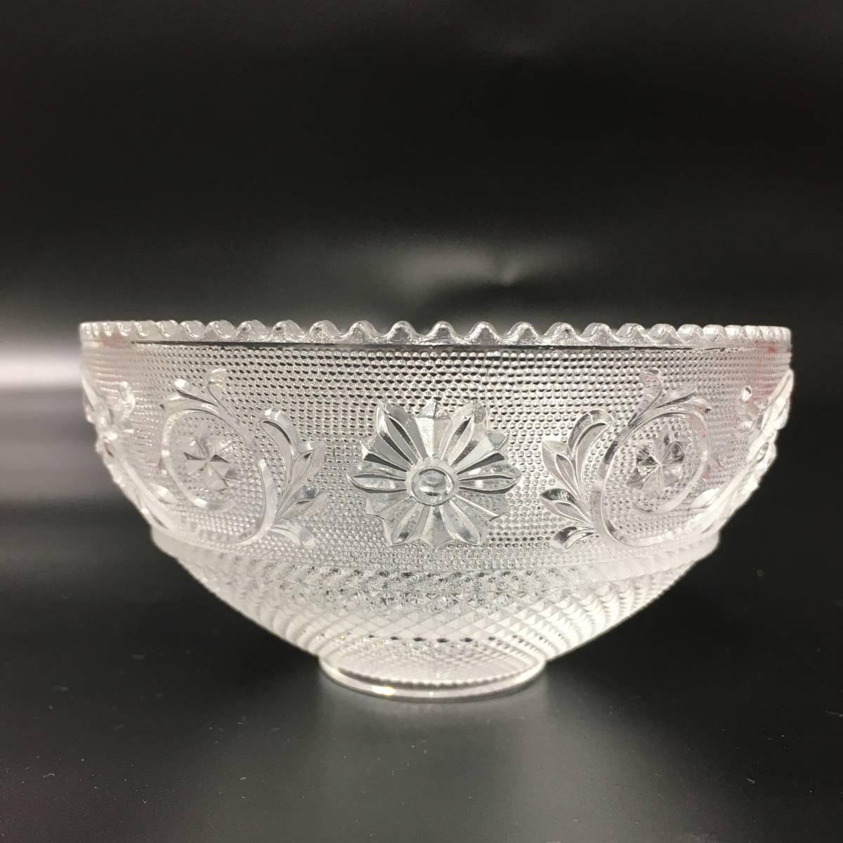 ★C06233【未使用保管品】Baccarat バカラ/ボウル/アラベスク/クリスタルガラス/高さ 約6㎝/箱付 Baccarat アラベスク バカラ - BACCARAT|アラベスクスモールボウル|ハードオフ公式通販オフモール スモールボール