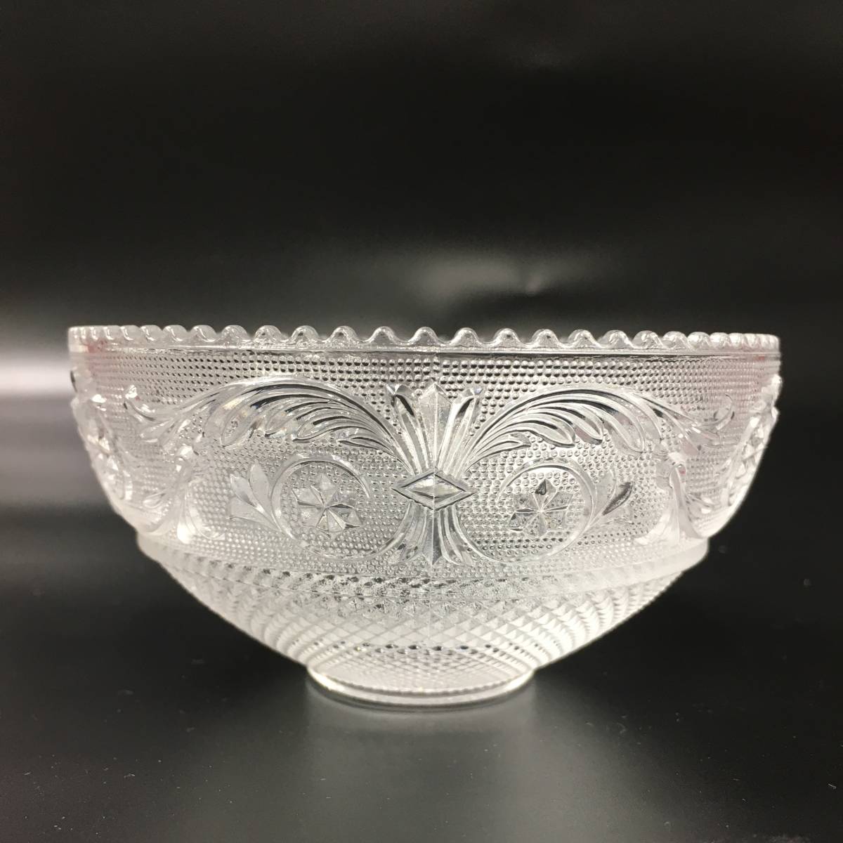 ★C06233【未使用保管品】Baccarat バカラ/ボウル/アラベスク/クリスタルガラス/高さ 約6㎝/箱付 Baccarat アラベスク バカラ - BACCARAT|アラベスクスモールボウル|ハードオフ公式通販オフモール スモールボール