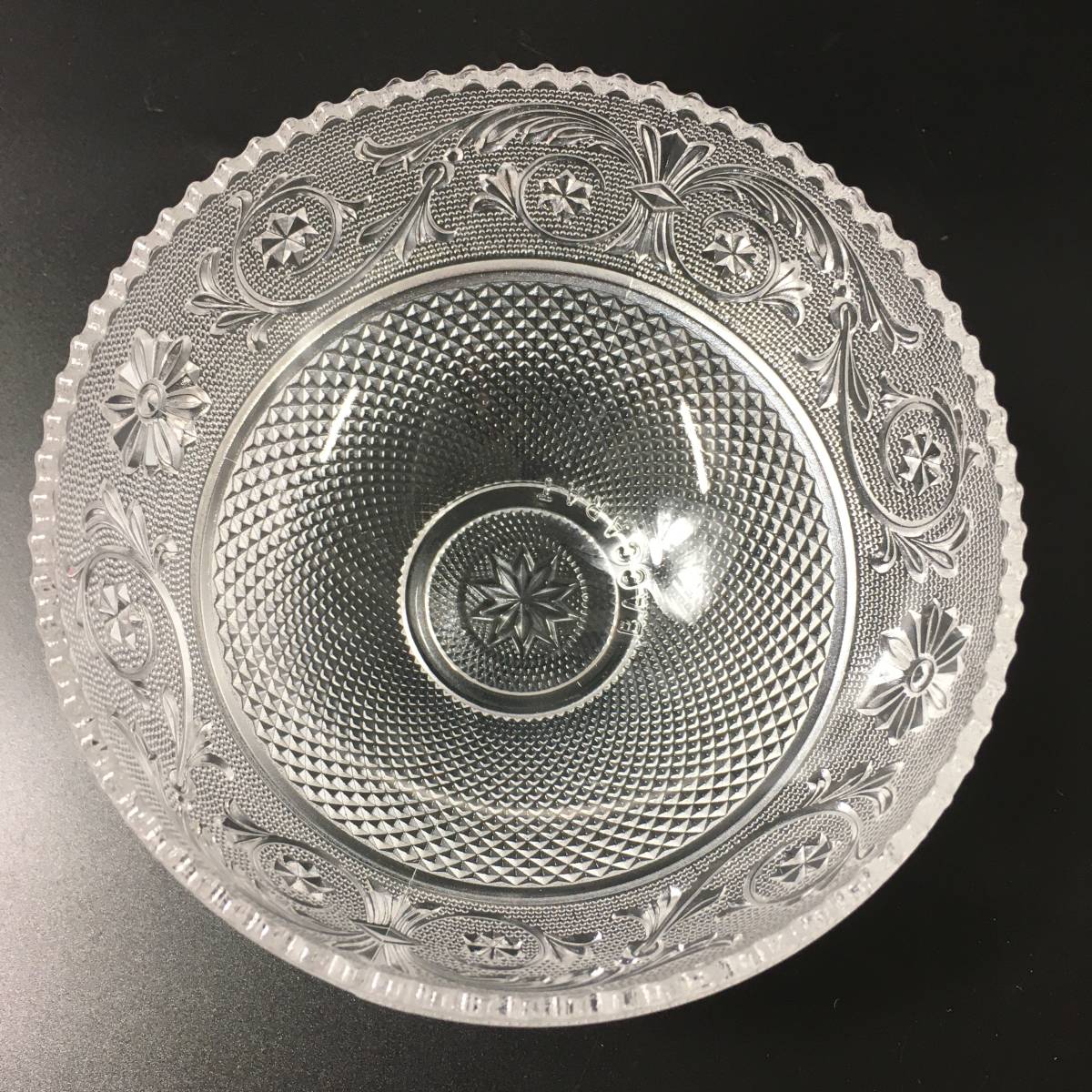 ★C06233【未使用保管品】Baccarat バカラ/ボウル/アラベスク/クリスタルガラス/高さ 約6㎝/箱付 Baccarat アラベスク バカラ - BACCARAT|アラベスクスモールボウル|ハードオフ公式通販オフモール スモールボール