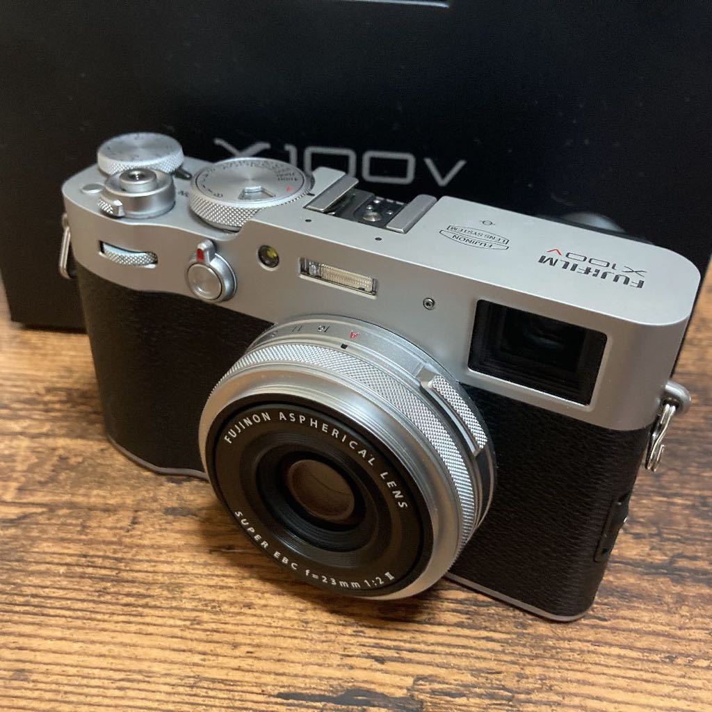 富士フイルム x100v つめる FUJIFILM シルバー