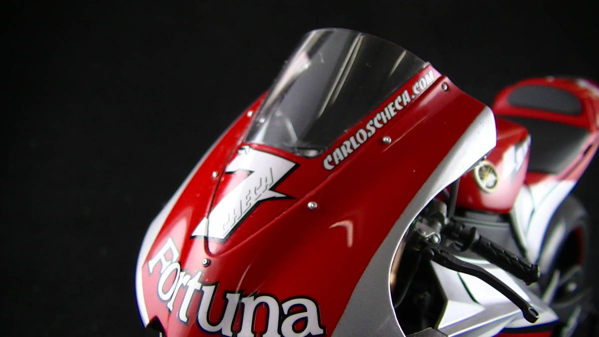 タミヤ1/12 ヤマハ YZR-M1 '04 No.7 C.チェカ仕様 (完成品・貴重