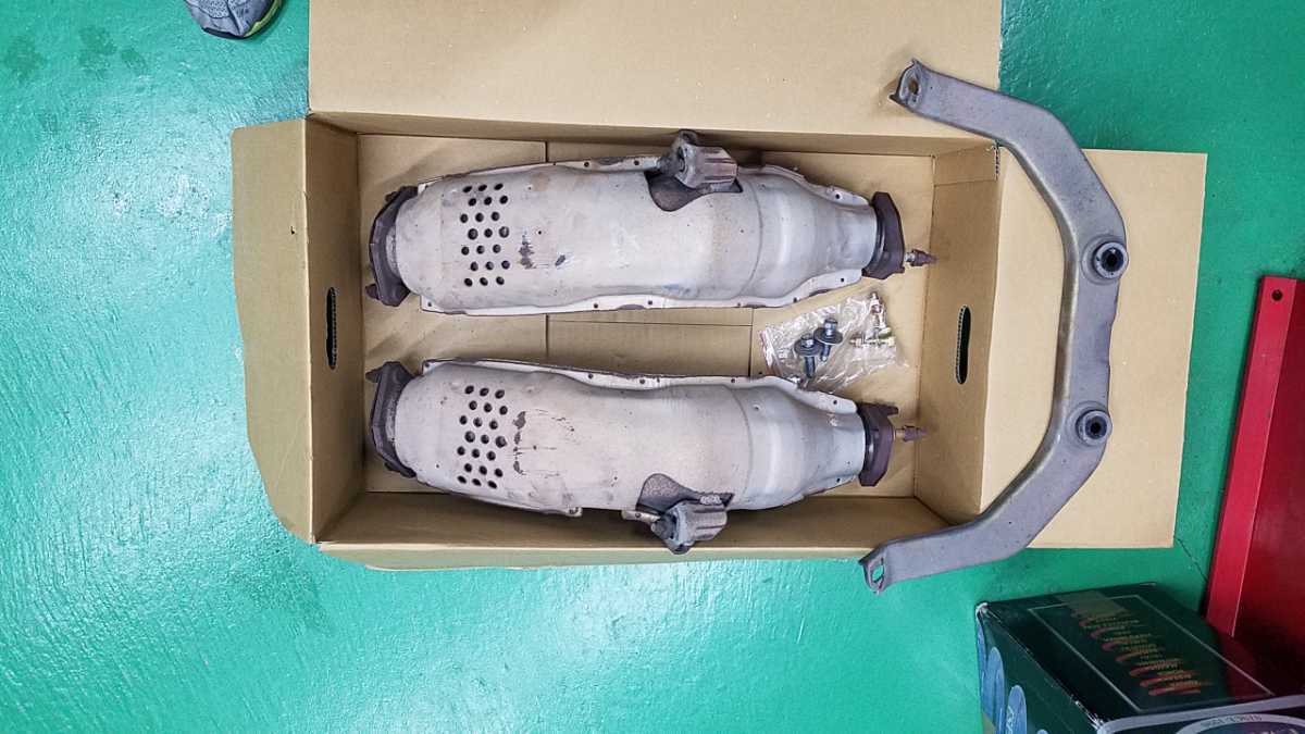 VQ35DE z33 純正触媒　キャタライザー　フーガ　スカイラインV35 VQ35DE z33 純正触媒 キャタライザー フーガ スカイラインV35 【公式通販】