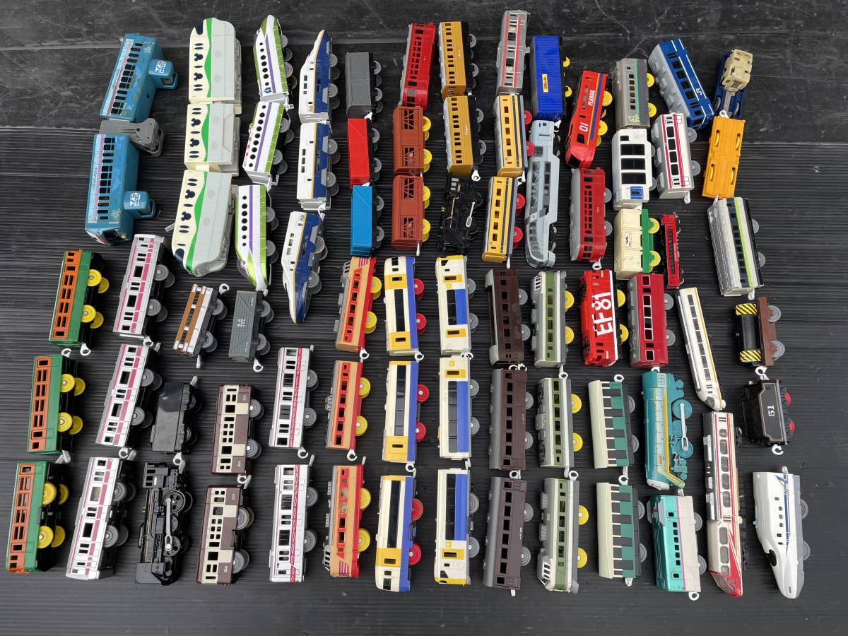 ディズニーリゾートライン 30周年 ピン ミッキーミニー モノレール Tdr 未開封 非売品 送料込み 特価