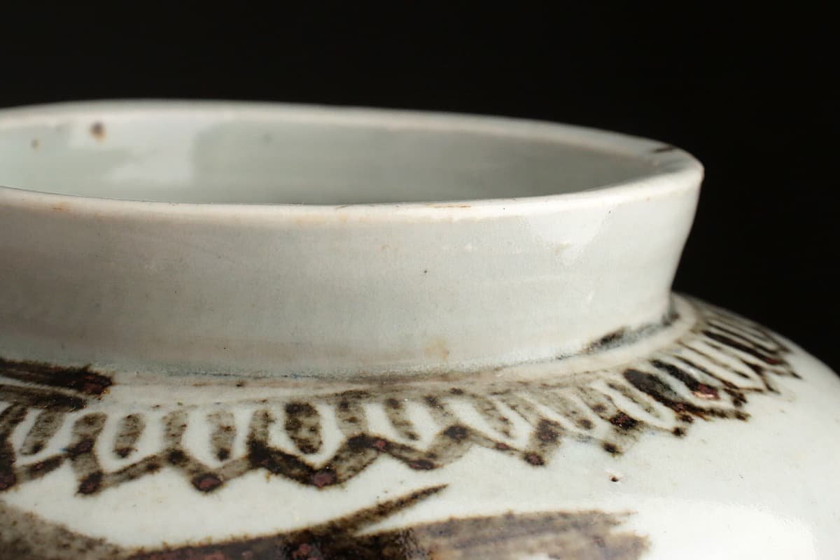 ED812 朝鮮古美術 李朝 白磁鉄絵 草花文壺 高25.1cm 重2.2kg・李朝白磁