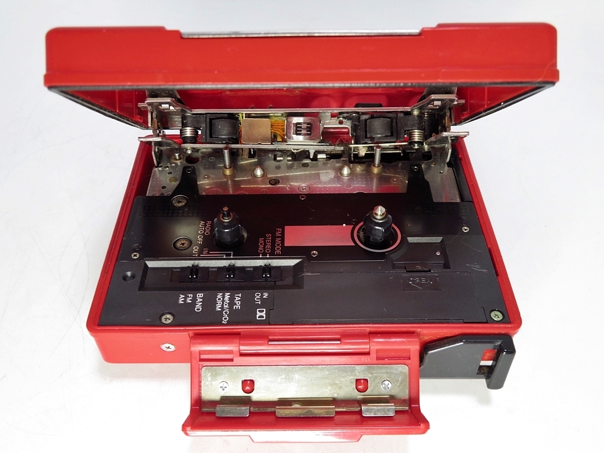 ポータブルプレーヤー Toshiba Walky auto reverse AM/FM RT-KS1 TOSHIBA Walky AUTO REVERSE AM FM RT-KS1 東芝 ウォーキー