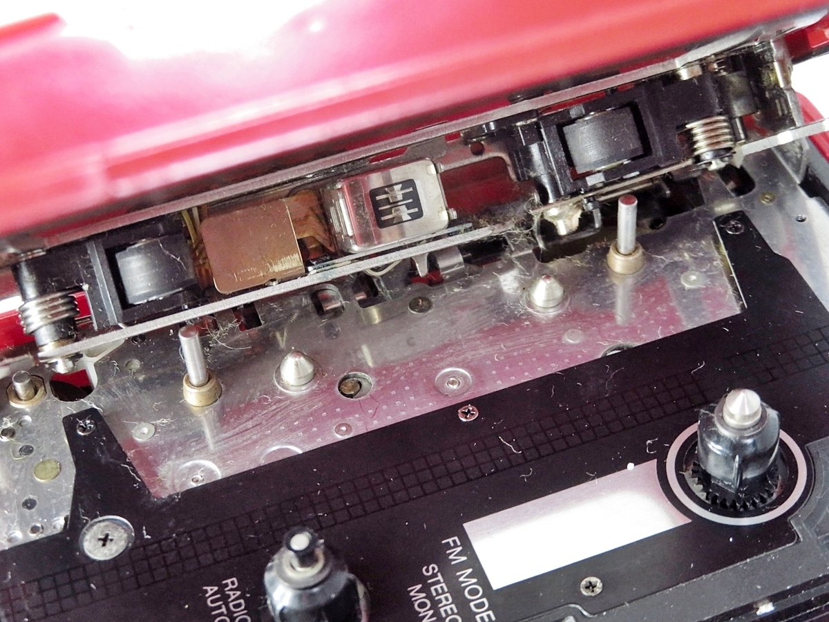 ポータブルプレーヤー Toshiba Walky auto reverse AM/FM RT-KS1 Toshiba RT-KS1 Cassette Player Radio FM/AM White Japanese model
