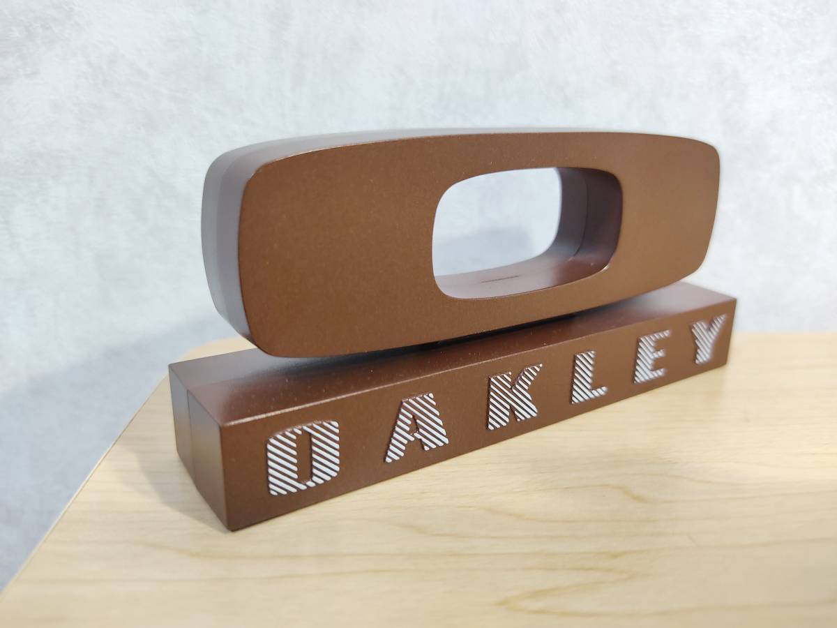 オークリー OAKLEY 非売品 ショーケース Oakley 最後の一点物！！店舗