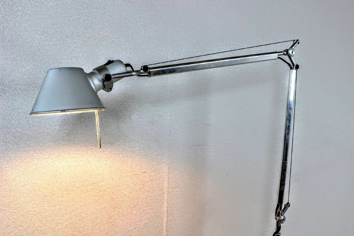 B.0465 アルテミデ Artemide トロメオ Tolomeo フロアスタンドライト