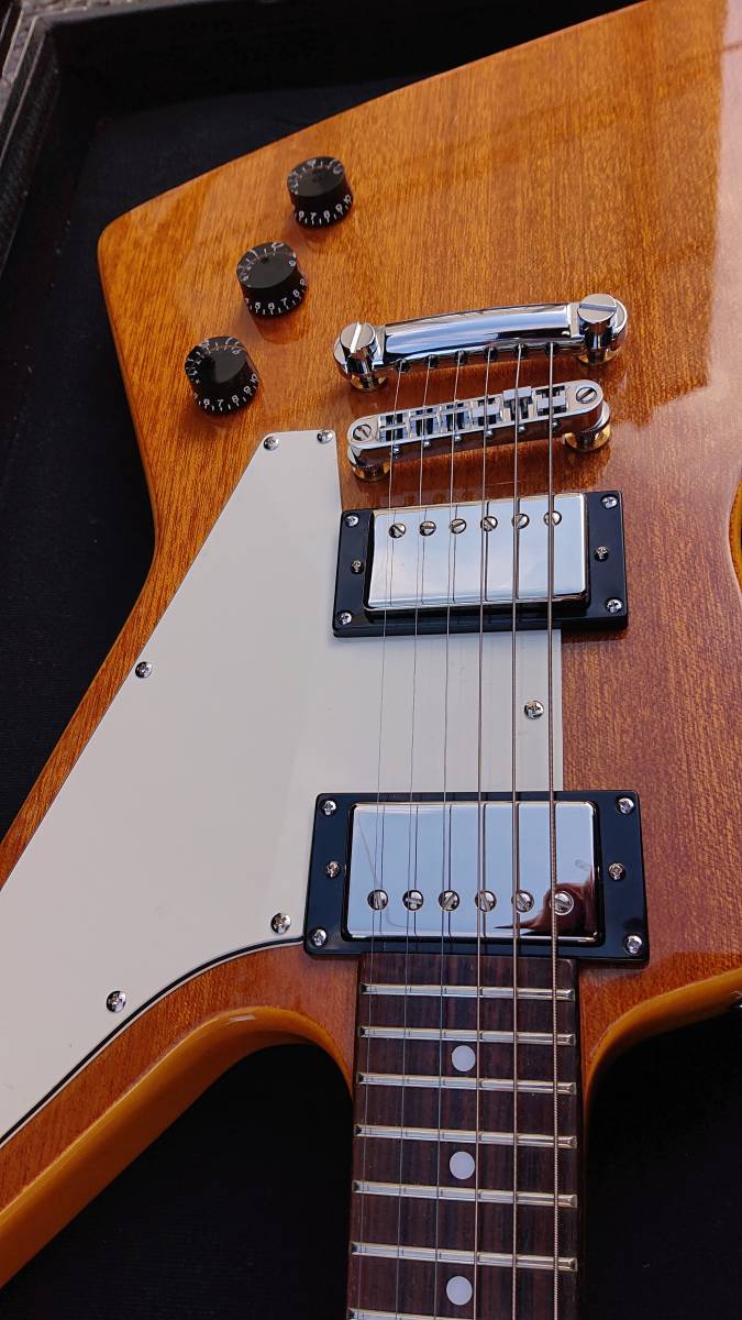 Epiphone 1958 Korina Explorer_9