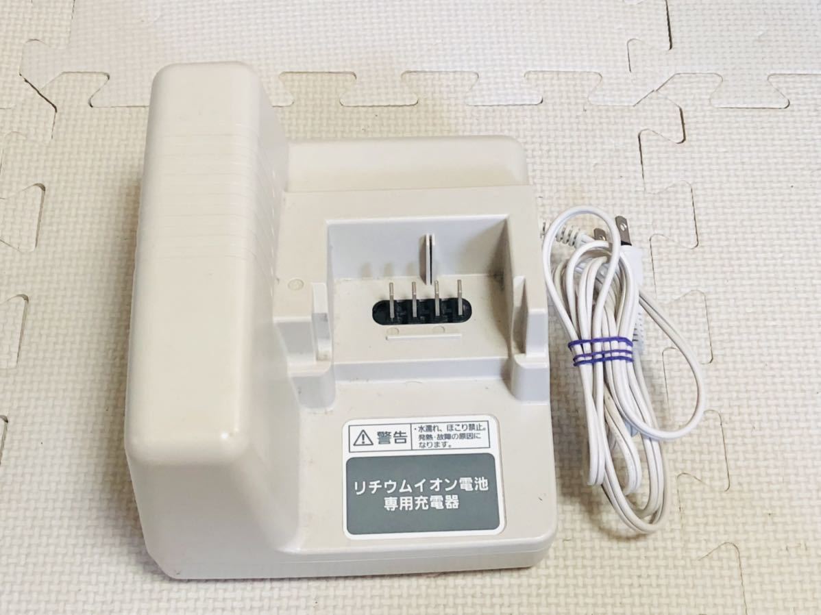 ○ Panasonic パナソニック 電動自転車 バッテリー充電器 NKJ033B 現状