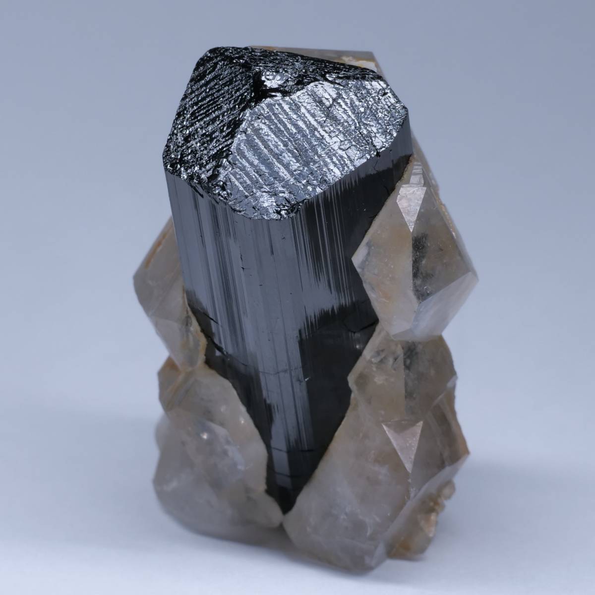 鉱物 標本 鉄電気石 煙水晶 結晶 原石】 パキスタン ブラック