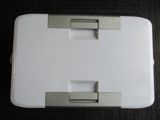 シマノFIXCEL PREMIUM300 ZF-030G 6面真空＋ウレタン断熱 30L 中古