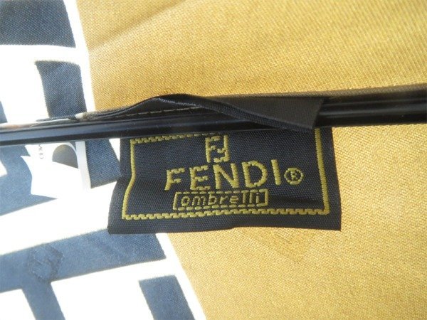 FENDI（傘）のフリマアイテム一覧 FENDI フェンディ ズッカ柄 長傘