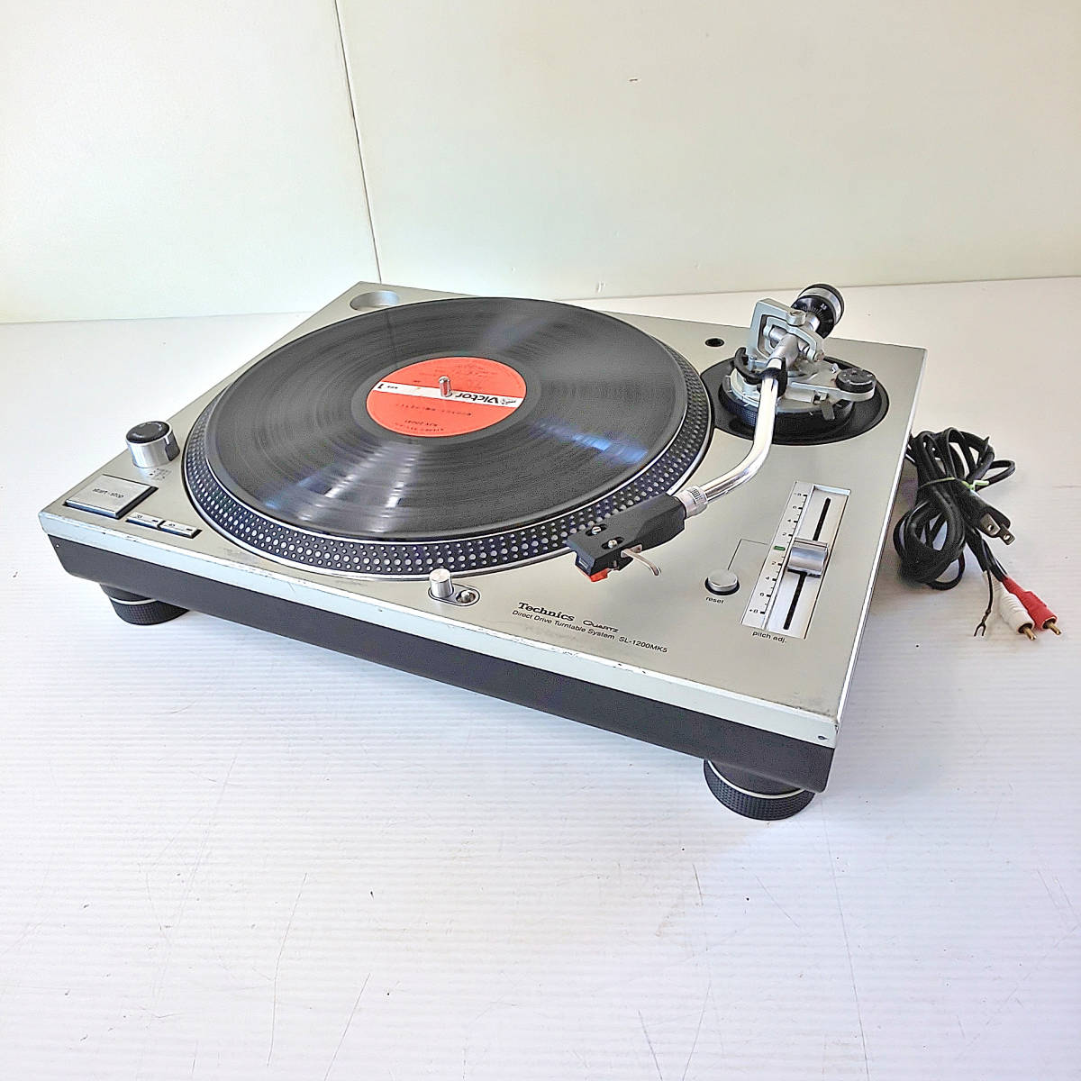 ①ターンテーブルTechnics テクニクス SL-1200 MK5